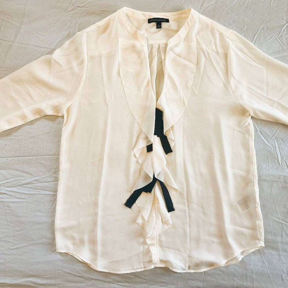 Banana Republic - Creme Blouse